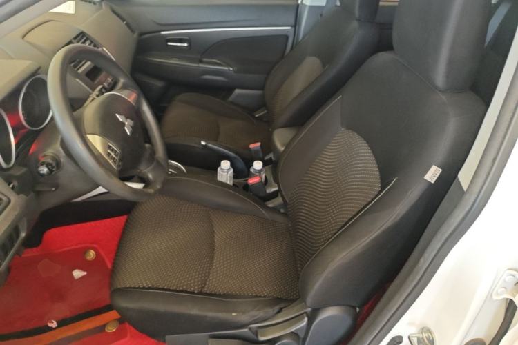 Used Mitsubishi ASX 2013 2.0L CVT Two-Wheel Drive Elite Edition Left Front Seat