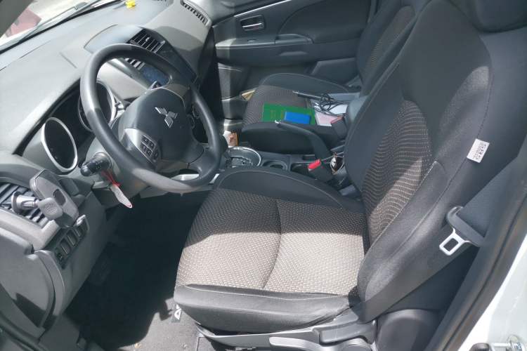 Used Mitsubishi ASX 2013 2.0L CVT Two-Wheel Drive Elite Edition Left Front Seat