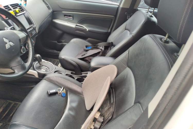 Used Mitsubishi ASX 2013 2.0L CVT Two-Wheel Drive Luxury Edition Left Front Seat