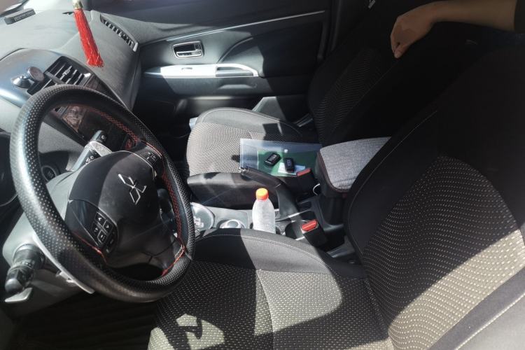 Used Mitsubishi ASX 2013 2.0L CVT Four-Wheel Drive Premium Edition Left Front Seat