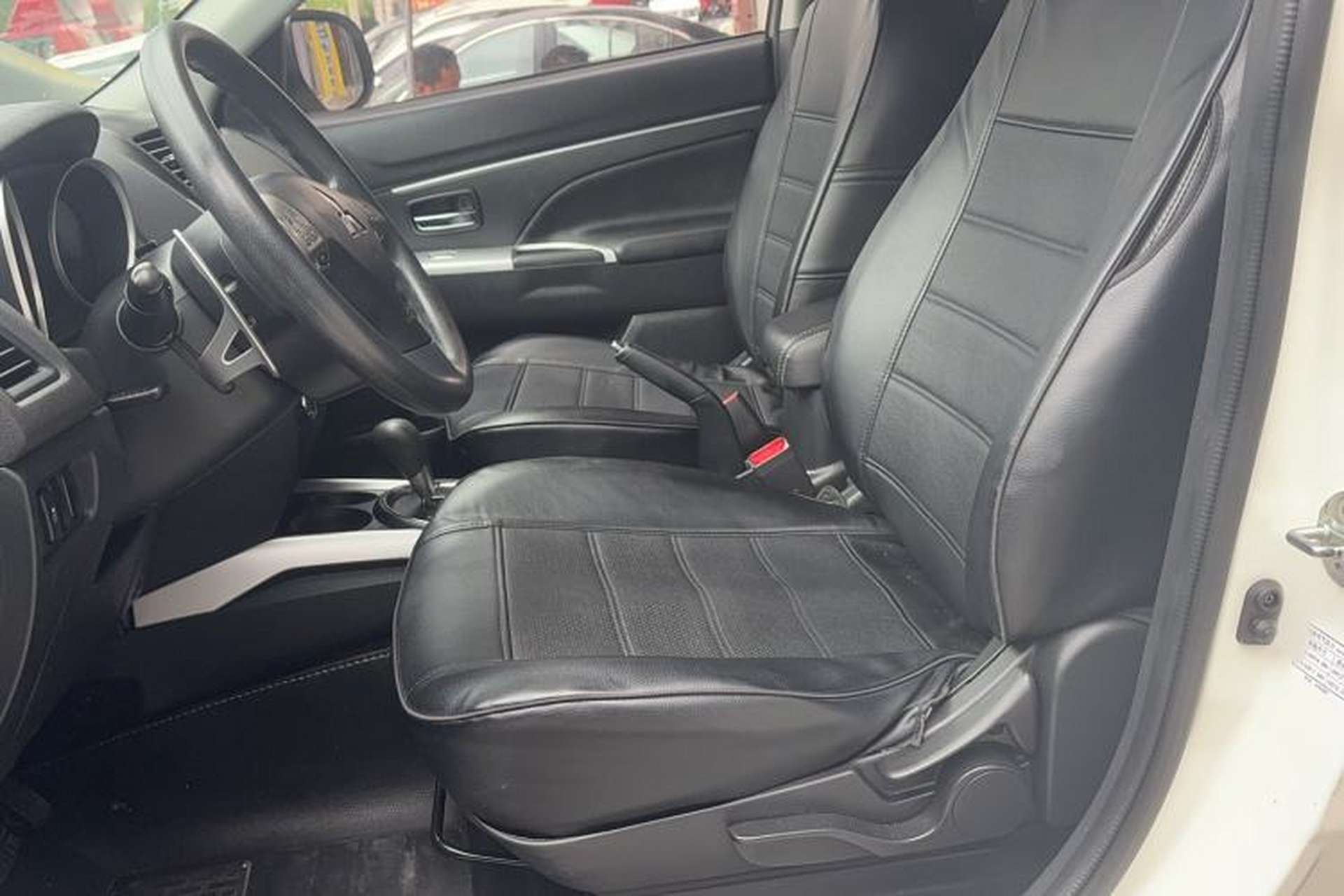 Used Mitsubishi ASX 2013 2.0L CVT Four-Wheel Drive Premium Edition Left Front Seat