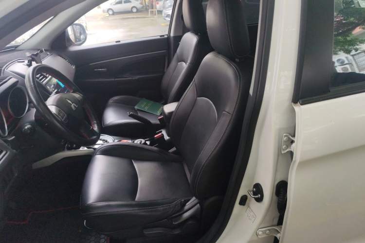Used Mitsubishi ASX 2013 2.0L CVT Two-Wheel Drive Elite Edition Left Front Seat