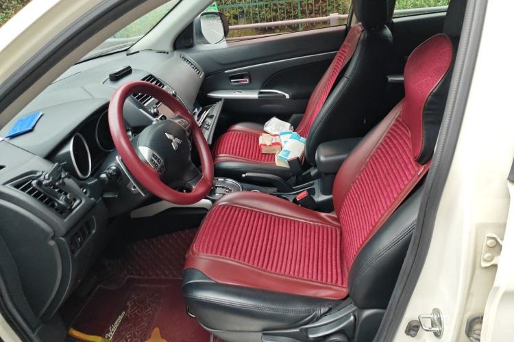Used Mitsubishi ASX 2013 2.0L CVT Four-Wheel Drive Premium Edition Left Front Seat