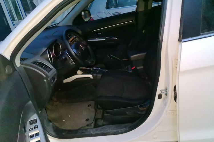 Used Mitsubishi ASX 2013 2.0L CVT Four-Wheel Drive Premium Edition Left Front Seat