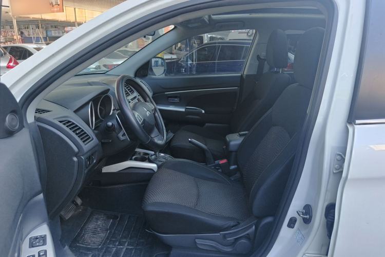 Used Mitsubishi ASX 2013 2.0L CVT Four-Wheel Drive Premium Edition Left Front Seat
