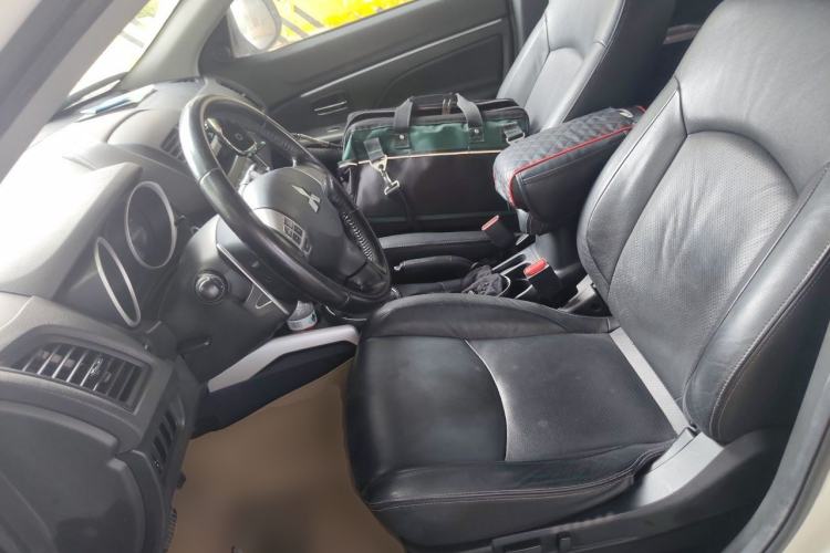 Used Mitsubishi ASX 2013 2.0L CVT Two-Wheel Drive Luxury Edition Left Front Seat