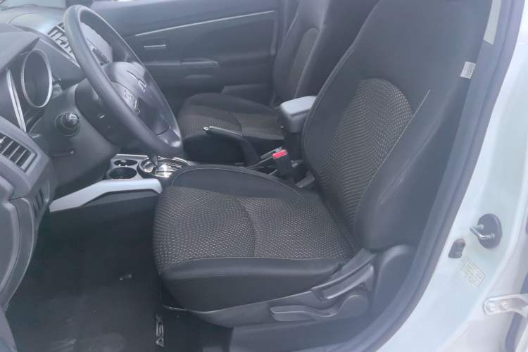 Used Mitsubishi ASX 2013 2.0L CVT Two-Wheel Drive Elite Edition Left Front Seat