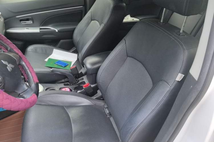 Used Mitsubishi ASX 2013 2.0L CVT Two-Wheel Drive Luxury Edition Left Front Seat