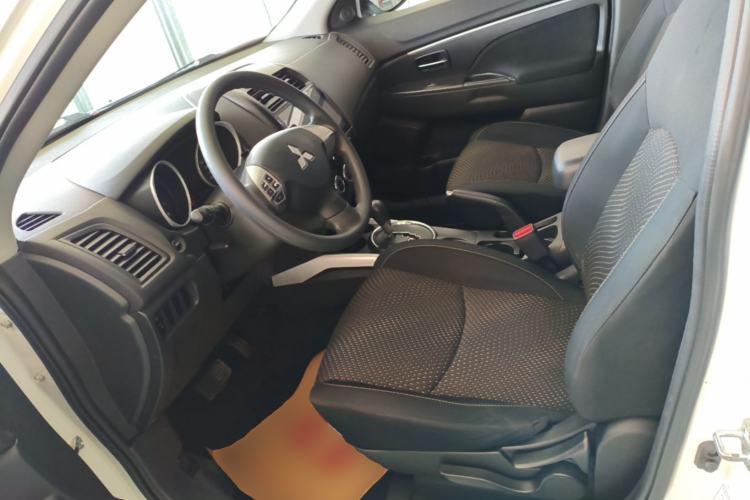 Used Mitsubishi ASX 2013 2.0L CVT Two-Wheel Drive Elite Edition Left Front Seat