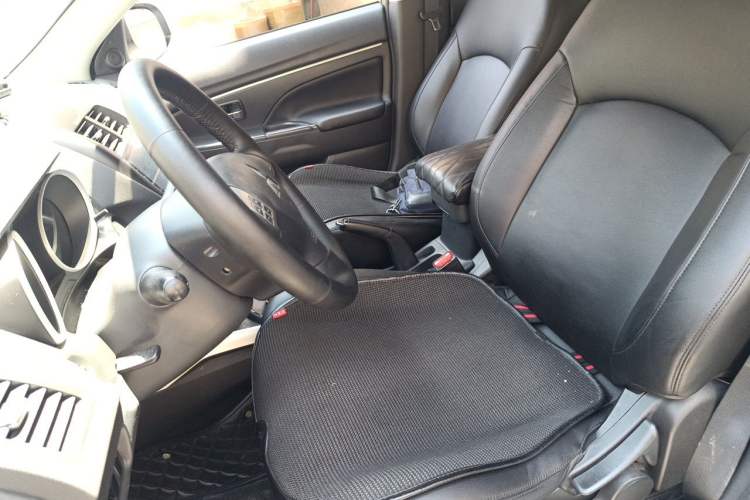 Used Mitsubishi ASX 2013 2.0L CVT Two-Wheel Drive Elite Edition Left Front Seat