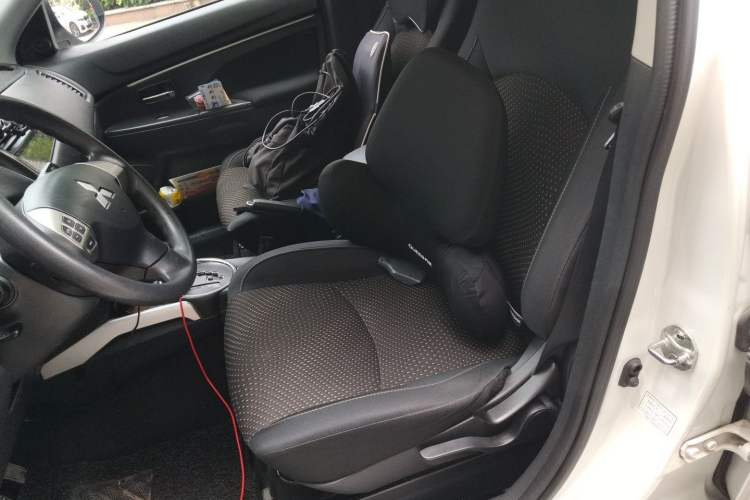 Used Mitsubishi ASX 2013 2.0L CVT Two-Wheel Drive Elite Edition Left Front Seat