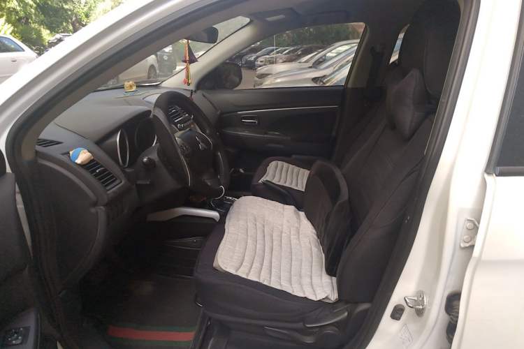 Used Mitsubishi ASX 2013 2.0L CVT Two-Wheel Drive Elite Edition Left Front Seat