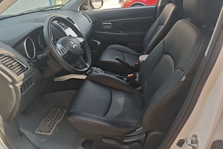 Used Mitsubishi ASX 2013 2.0L CVT Two-Wheel Drive Elite Edition Left Front Seat