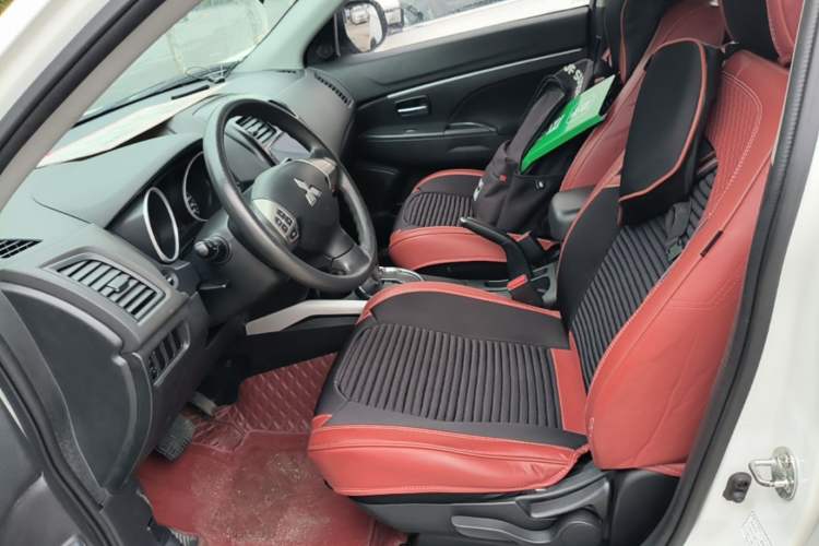 Used Mitsubishi ASX 2013 2.0L CVT Two-Wheel Drive Elite Edition Left Front Seat