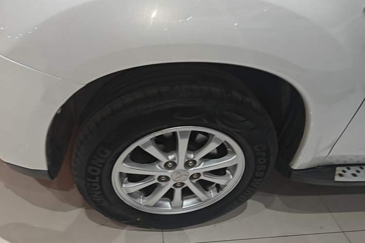 Used Mitsubishi ASX 2013 2.0L CVT Two-Wheel Drive Elite Edition Left Front Wheel Hub