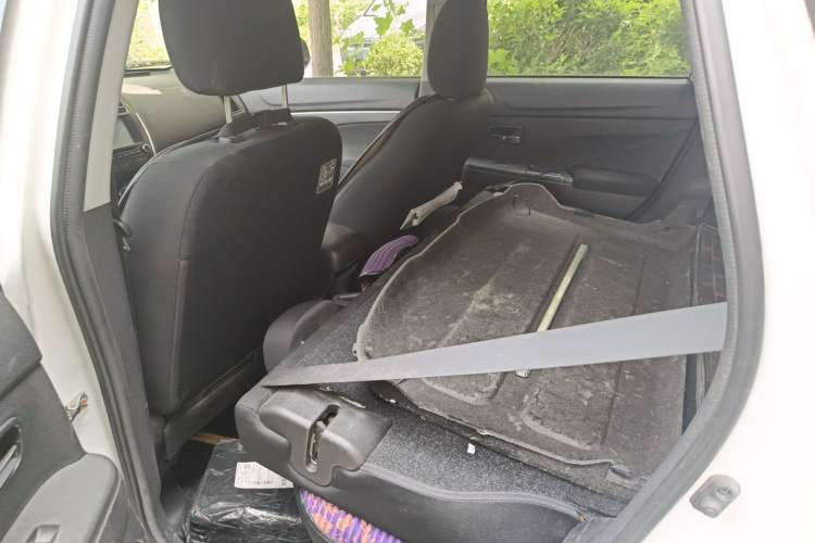 Used Mitsubishi ASX 2013 2.0L CVT Two-Wheel Drive Elite Edition Left Rear Seat