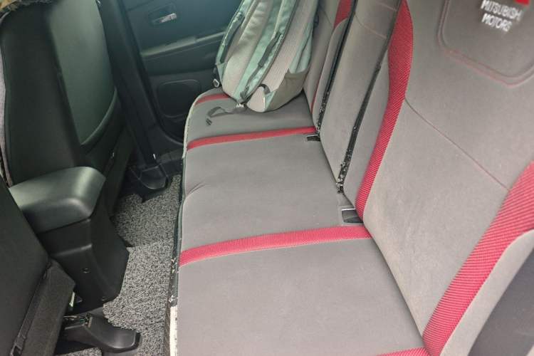 Used Mitsubishi ASX 2013 2.0L CVT Two-Wheel Drive Elite Edition Left Rear Seat