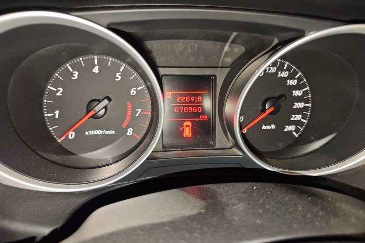 Used Mitsubishi ASX 2013 2.0L Manual Two-Wheel Drive Comfort Edition Odometer Close Up