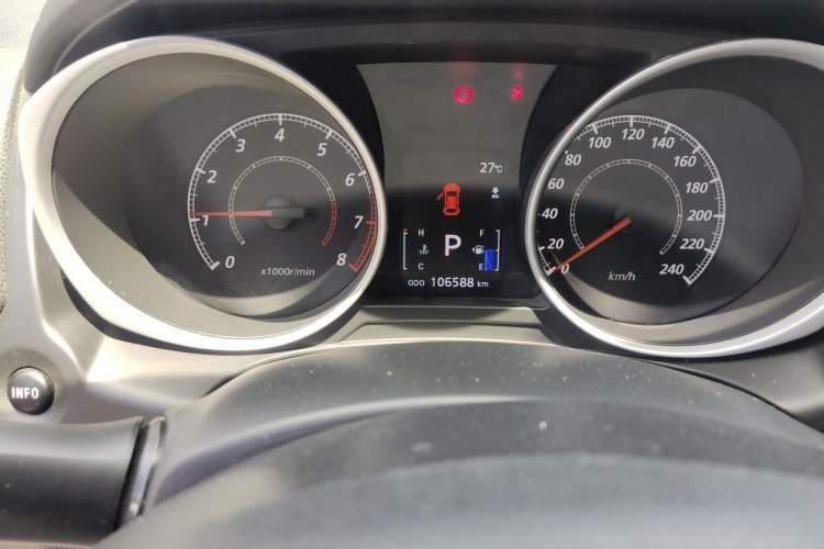 Used Mitsubishi ASX 2013 2.0L CVT Two-Wheel Drive Luxury Edition Odometer Close Up