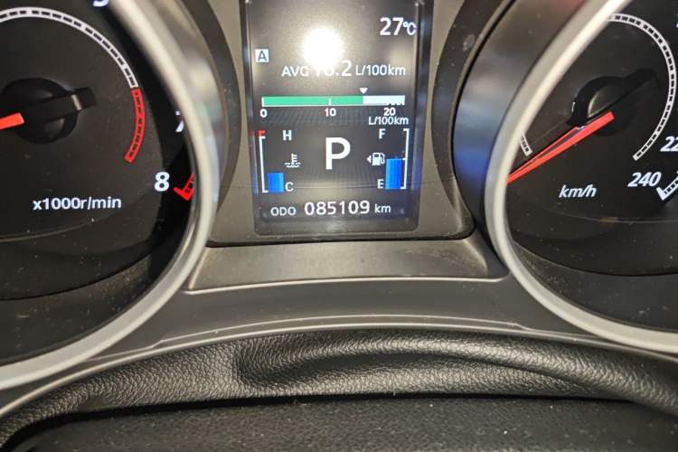 Used Mitsubishi ASX 2013 2.0L CVT Four-Wheel Drive Premium Edition Odometer Close Up