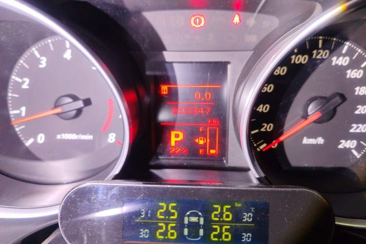 Used Mitsubishi ASX 2013 2.0L CVT Two-Wheel Drive Elite Edition Odometer Close Up