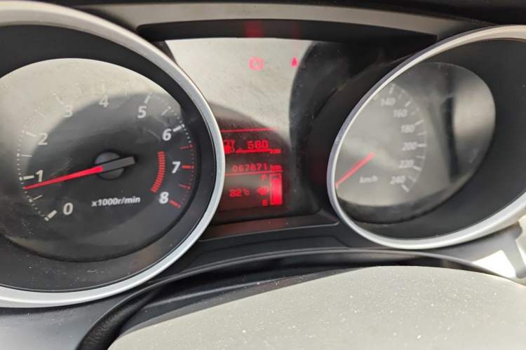 Used Mitsubishi ASX 2013 1.6L Manual Two-Wheel Drive Standard Edition Odometer Close Up