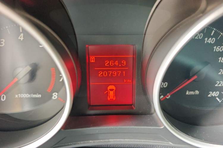 Used Mitsubishi ASX 2013 2.0L CVT Two-Wheel Drive Elite Edition Odometer Close Up