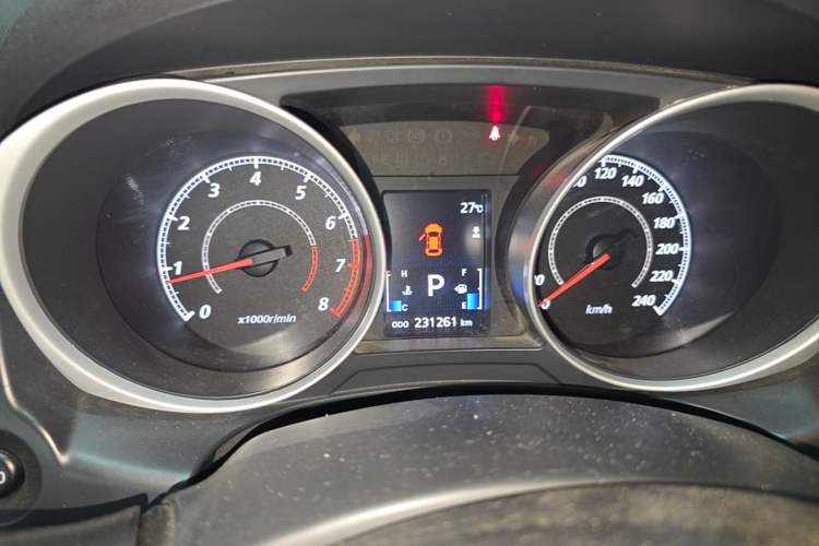 Used Mitsubishi ASX 2013 2.0L CVT 4x4 Flagship Edition Odometer Close Up