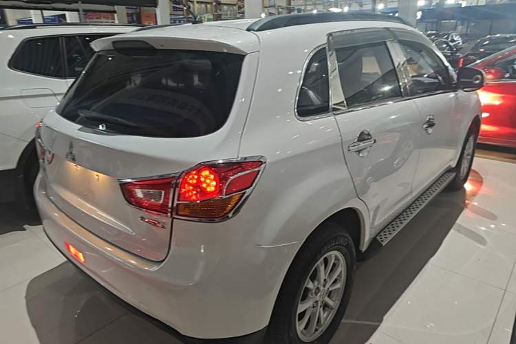 Used Mitsubishi ASX 2013 2.0L CVT Two-Wheel Drive Elite Edition Rear Right 45 Deg