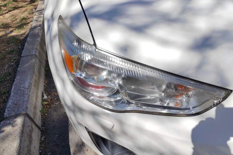 Used Mitsubishi ASX 2013 2.0L CVT 4x4 Flagship Edition Right Front Headlight