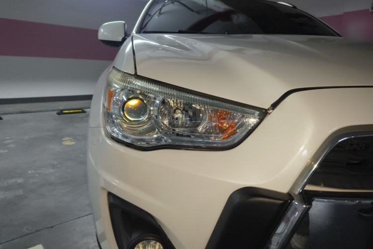 Used Mitsubishi ASX 2013 1.6L Manual Two-Wheel Drive Standard Edition Right Front Headlight