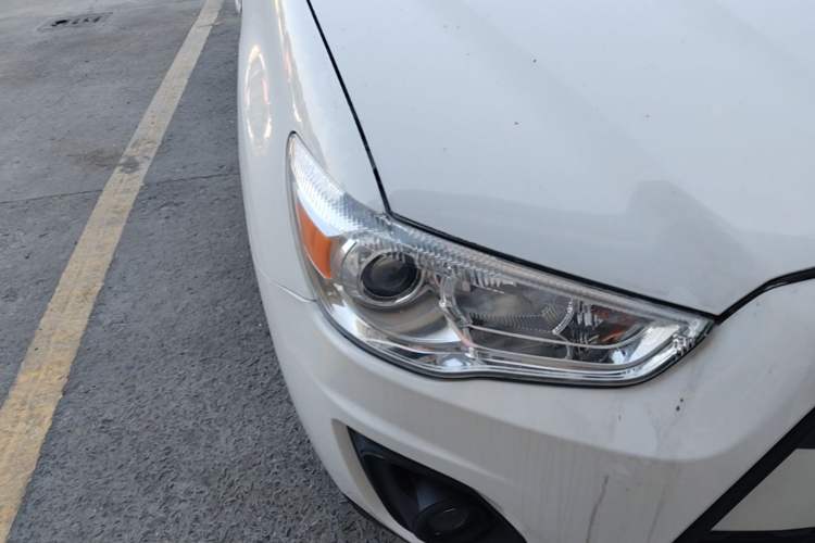 Used Mitsubishi ASX 2013 1.6L Manual Two-Wheel Drive Standard Edition Right Front Headlight