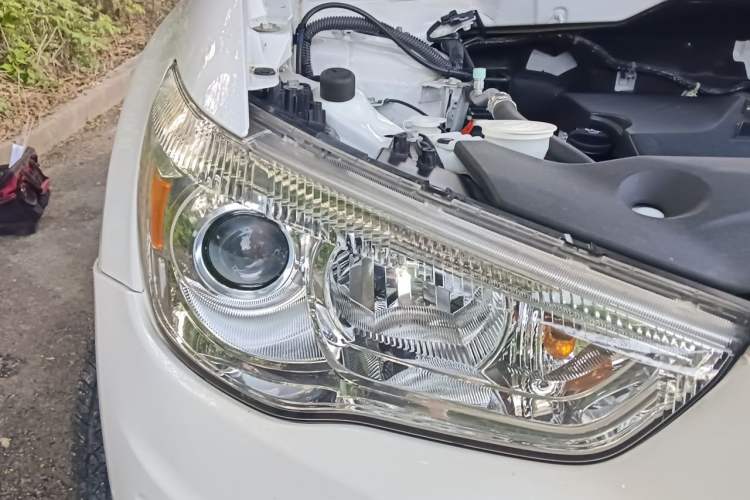 Used Mitsubishi ASX 2013 1.6L Manual Two-Wheel Drive Standard Edition Right Front Headlight