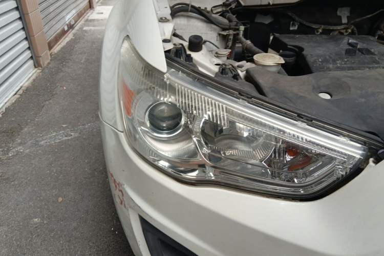 Used Mitsubishi ASX 2013 1.6L Manual Two-Wheel Drive Standard Edition Right Front Headlight