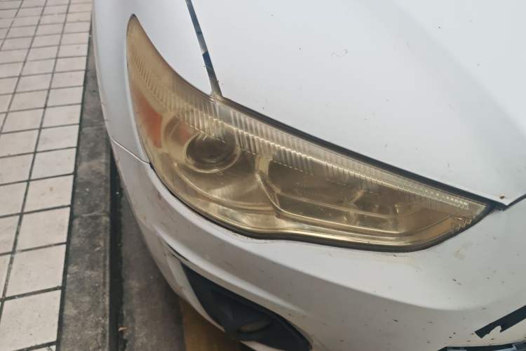 Used Mitsubishi ASX 2013 2.0L Manual Two-Wheel Drive Comfort Edition Right Front Headlight