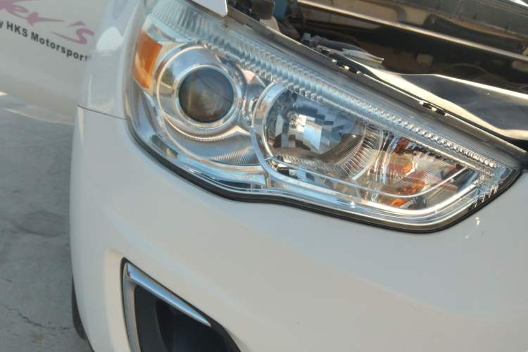 Used Mitsubishi ASX 2013 2.0L CVT Four-Wheel Drive Premium Edition Right Front Headlight