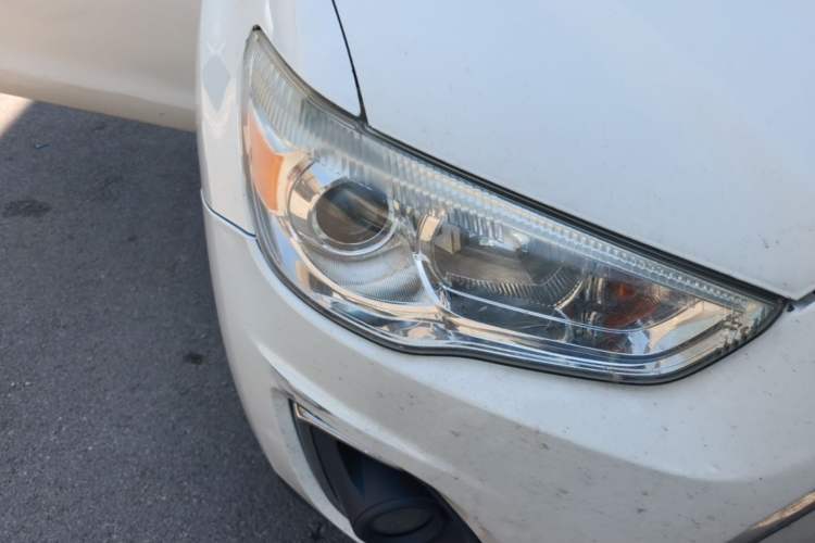 Used Mitsubishi ASX 2013 2.0L CVT 4x4 Flagship Edition Right Front Headlight