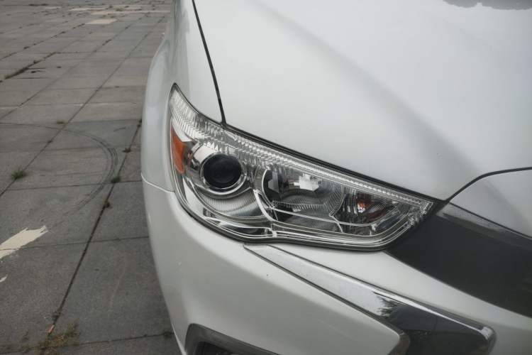 Used Mitsubishi ASX 2013 1.6L Manual Two-Wheel Drive Standard Edition Right Front Headlight