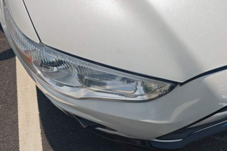 Used Mitsubishi ASX 2013 2.0L CVT Two-Wheel Drive Elite Edition Right Front Headlight