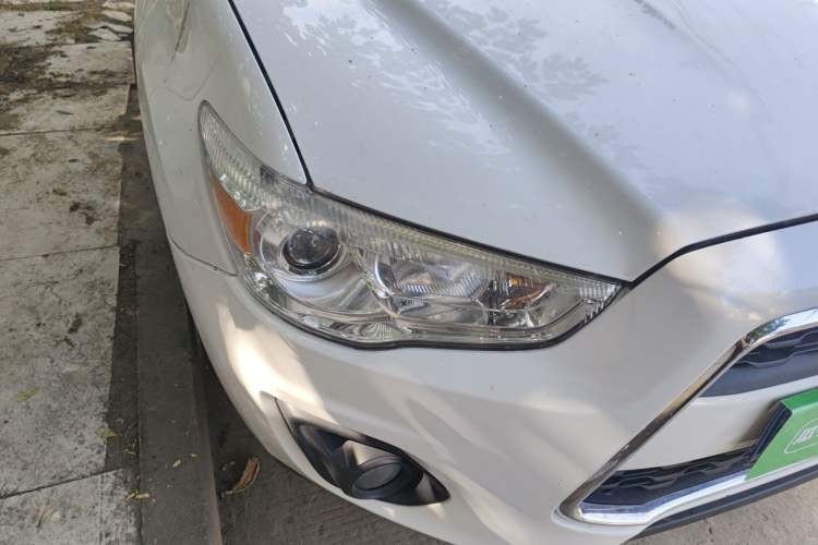 Used Mitsubishi ASX 2013 2.0L Manual Two-Wheel Drive Comfort Edition Right Front Headlight