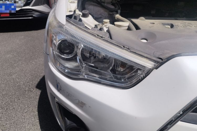 Used Mitsubishi ASX 2013 2.0L CVT Four-Wheel Drive Premium Edition Right Front Headlight