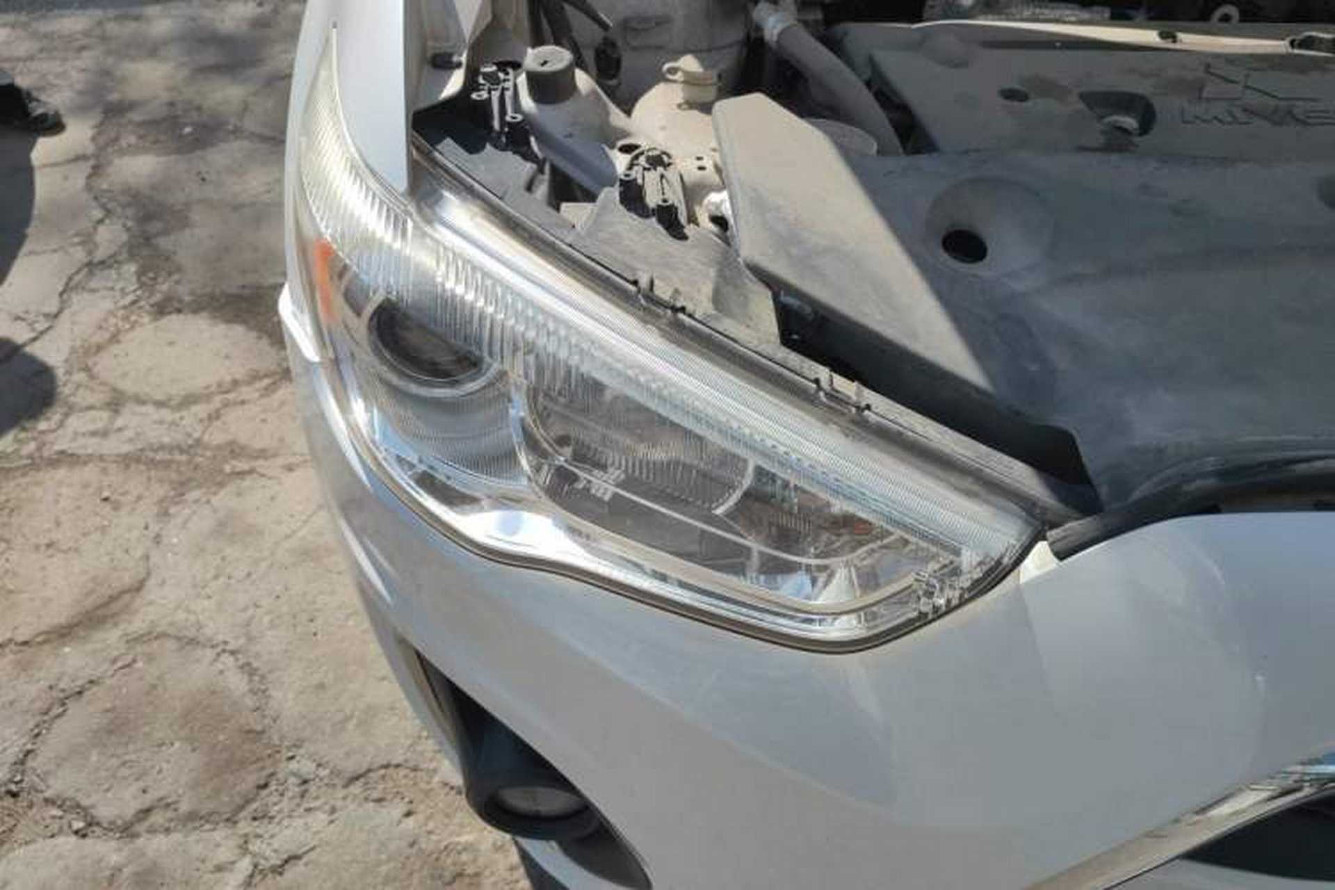 Used Mitsubishi ASX 2013 2.0L CVT Two-Wheel Drive Luxury Edition Right Front Headlight