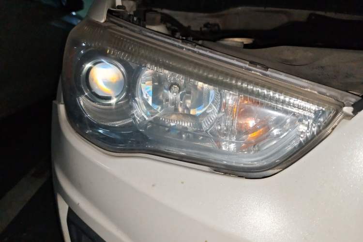 Used Mitsubishi ASX 2013 1.6L Manual Two-Wheel Drive Standard Edition Right Front Headlight