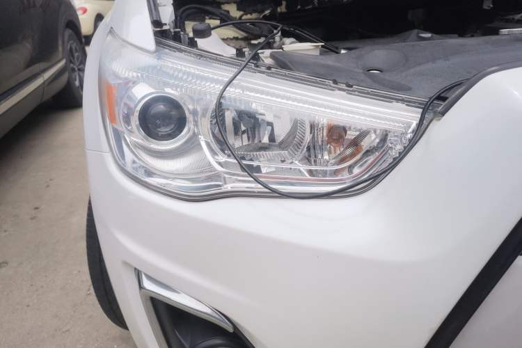 Used Mitsubishi ASX 2013 1.6L Manual Two-Wheel Drive Standard Edition Right Front Headlight
