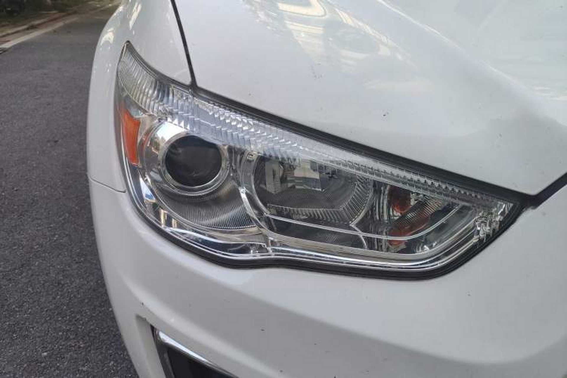 Used Mitsubishi ASX 2013 2.0L CVT Four-Wheel Drive Premium Edition Right Front Headlight