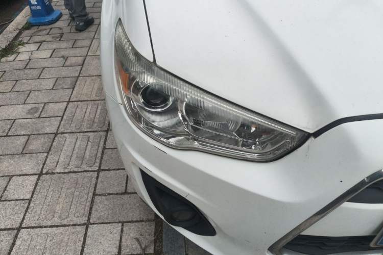 Used Mitsubishi ASX 2013 1.6L Manual Two-Wheel Drive Standard Edition Right Front Headlight