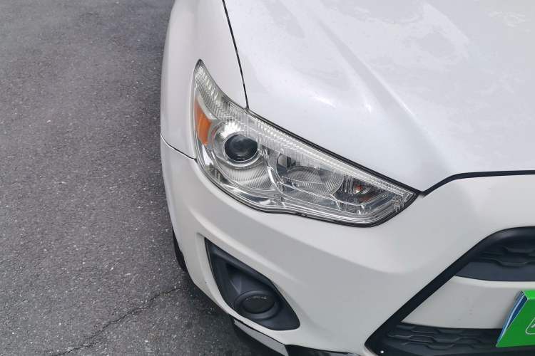 Used Mitsubishi ASX 2013 1.6L Manual Two-Wheel Drive Standard Edition Right Front Headlight
