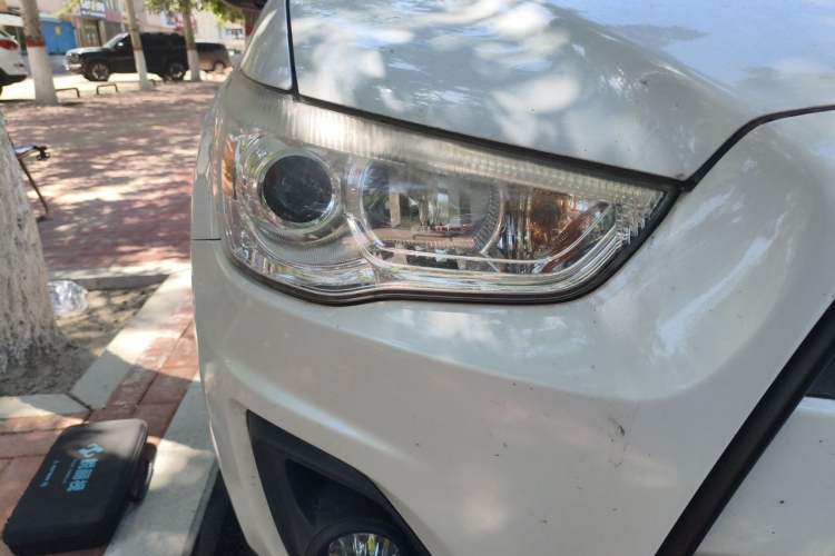 Used Mitsubishi ASX 2013 1.6L Manual Two-Wheel Drive Standard Edition Right Front Headlight