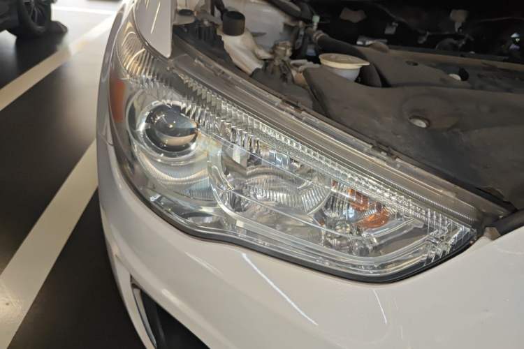 Used Mitsubishi ASX 2013 2.0L CVT 4x4 Flagship Edition Right Front Headlight