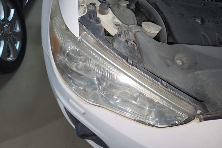 Used Mitsubishi ASX 2013 2.0L CVT 4x4 Flagship Edition Right Front Headlight